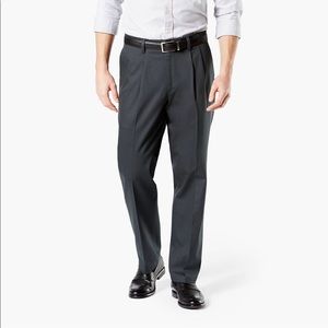 Dockers Classic Fit pleated